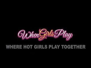 Kur vajzat luaj: lezbike kari dhe lily në shërbyese në ju lutem the pronar